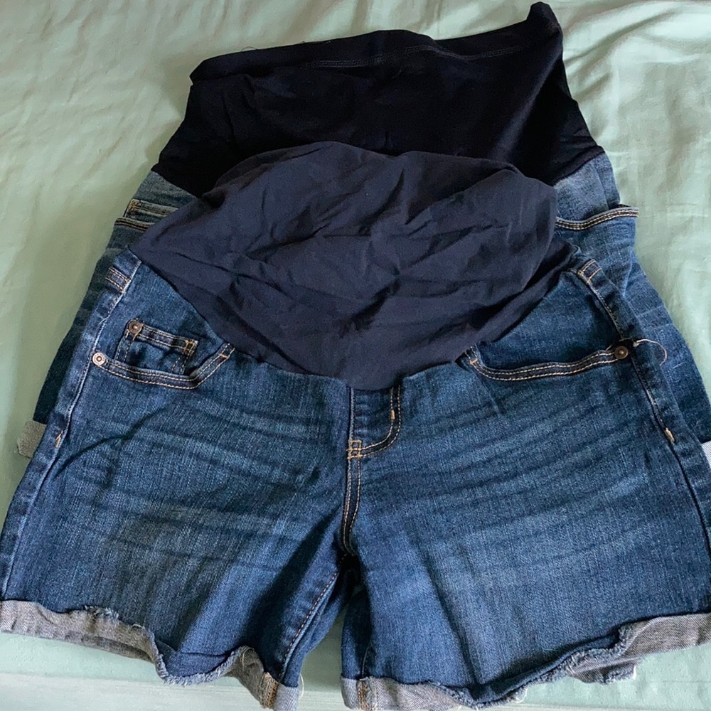 Maternity denim shorts size small lot